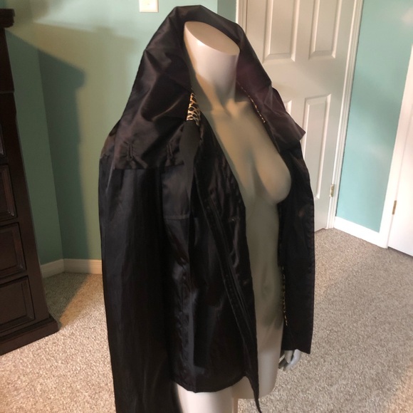 Authentic Dolce and Gabbana Short black shiny jacket with ruffle collar - Picture 6 of 13